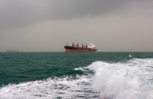 غرق سفينة شحن إماراتية بالخليج قبالة ساحل إيران