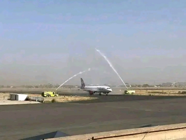 أول رحلة تنطلق من مطار صنعاء الدولي إلى الأردن حسب اتفاق الهدنة