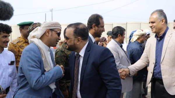 وزير الأشغال العامة والطرق يصل إلى محافظة المهرة