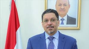 وزير الخارجية يلتقي نظيره المصري  لبحث الإجراءات الأخيرة بشأن المسافرين اليمنيين