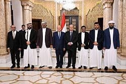 رئيس وأعضاء مجلس القيادة يزورون الرئيس السابق عبدربه منصور هادي