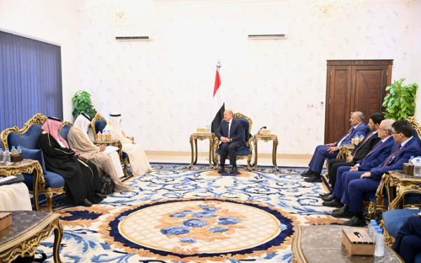 الأمين عام مجلس التعاون يصل عدن ويجدد تأكيده على دعم دول الخليج لوحدة اليمن واستقراره