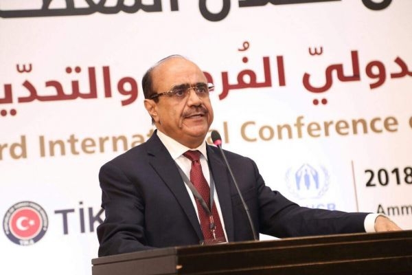 السفير العمراني يطالب الرئاسي والسعودية بمواقف واضحة تجاه دعم الإمارات للإنفصال في اليمن
