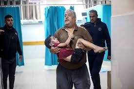 الاحتلال يواصل غاراته على غزة وارتفاع الشهداء الى 3500 والمستشفيات تخرج عن الخدمة