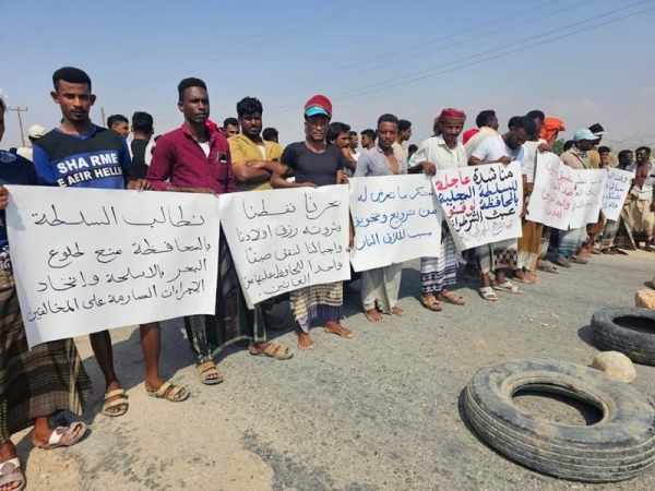 صيادون محافظة المهرة يطالبون بوقف التجريف العشوائي للثروة السمكية