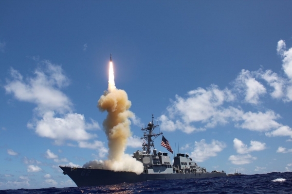 أمريكا تعلن تدمير ثلاثة صواريخ مضادة للسفن تابعة للحوثيين بالبحر الأحمر