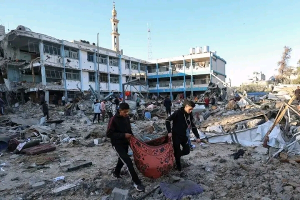 غزة .. مجزرة إسرائيلية مروعة تُحول مدرسة نازحين إلى مقبرة جماعية غزة .. مجزرة إسرائيلية مروعة تُحول مدرسة نازحين إلى مقبرة جماعية