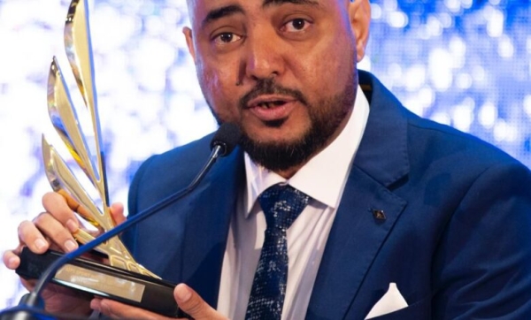 المصور اليمني عصام الكمالي يفوز بجائزة الاتحاد الدولي للصحافة الرياضية " فئة التصوير" المصور اليمني عصام الكمالي يفوز بجائزة الاتحاد الدولي للصحافة الرياضية " فئة التصوير"