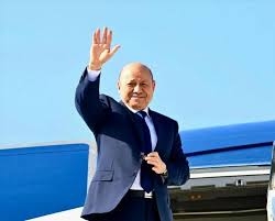 العليمي يغادر عدن إلى السعودية لإجراء مناقشات حول الملف الاقتصادي العليمي يغادر عدن إلى السعودية لإجراء مناقشات حول الملف الاقتصادي