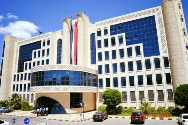 صنعاء.. شركة النفط تؤكد استقرار الوضع التمويني بعد غارات العدوان الإسرائيلي صنعاء.. شركة النفط تؤكد استقرار الوضع التمويني بعد غارات العدوان الإسرائيلي