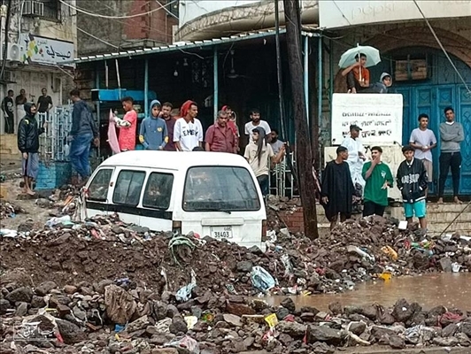 عدن .. العثور على جثة مواطن جرفته السيول في منطقة الحسوة عدن .. العثور على جثة مواطن جرفته السيول في منطقة الحسوة