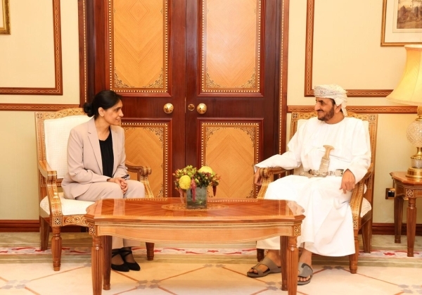 سلطنة عمان وبريطانيا تبحثان دعم الجهود الرامية لحل الأزمة اليمنية سلطنة عمان وبريطانيا تبحثان دعم الجهود الرامية لحل الأزمة اليمنية