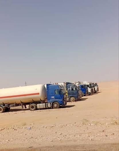 جنود في الحزام الأمني يحتجزون ناقلات وقود مخصصة لعدن احتجاجًا على تأخر الرواتب