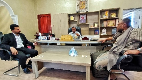 لقاء في المهرة لبحث احتياجات الطرق المتضررة