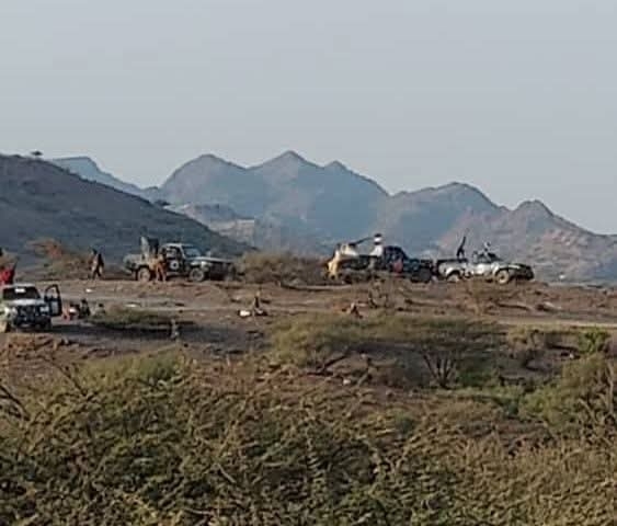 تصاعد التوتر في الوازعية… مسلحون قبليون يسقطون طائرة مسيّرة تابعه لطارق صالح