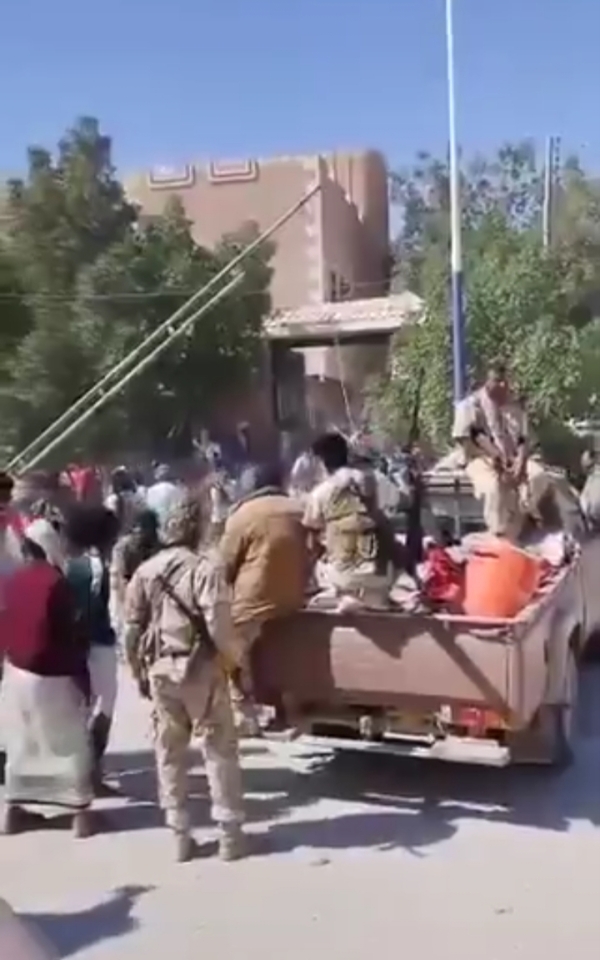 مليشيا الانتقالي تقتحم منازل المواطنين من المحافظات الشمالية في سيئون وتنهب ممتلكاتهم