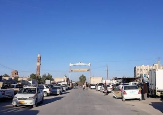 مليشيا الانتقالي تفرض جبايات غير قانونية على القواطر في منفذ شحن