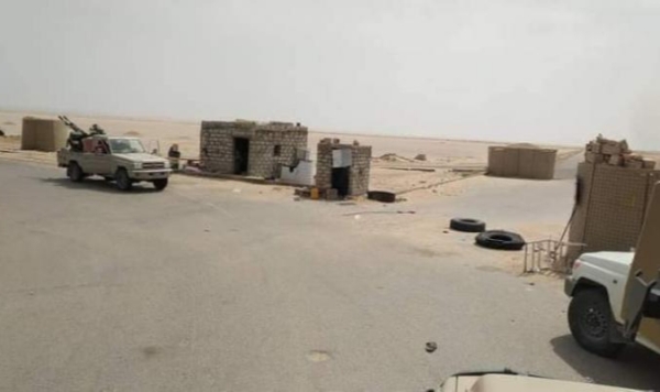 مليشيا الانتقالي تنسحب من معسكر الخشعة وتحليق طيران حربي فوق المنطقة