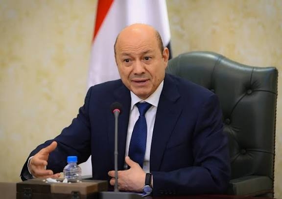 العليمي: القرارات السيادية ضرورة لحماية الدولة ومنع فرض واقع بقوة السلاح