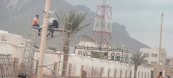 ناشط سقطري يحذّر من منظومة تجسس إماراتية في الأرخبيل ويدعو لحماية السيادة