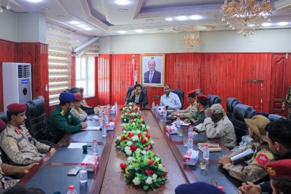 محافظ المهرة يشدد على تعزيز الجاهزية الأمنية ويدعو لتسليم السلاح خلال عشرة أيام