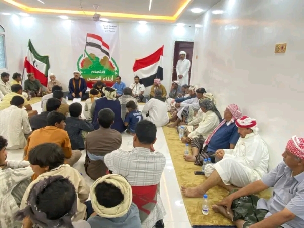 اعتصام قشن يؤكد تمسكه بالسلمية ويرفض أي ممارسات تهدد التماسك الاجتماعي بالمهرة