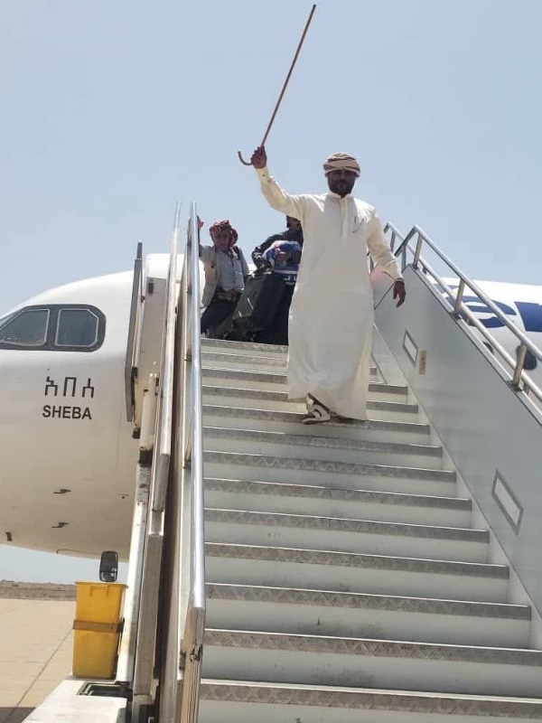 عودة الشيخ عيسى بن ياقوت إلى أرخبيل سقطرى تحظى بترحيب شعبي واسع.