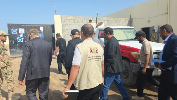 اللجنة الوطنية للتحقيق في ادعاءات انتهاكات حقوق الإنسان تُنفّذ نزولًا ميدانيًا إلى مراكز احتجاز في الحديدة