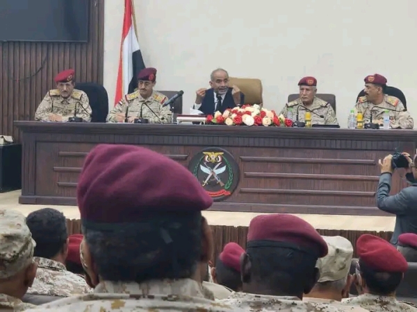 عدن.. الصبيحي يترأس اجتماعا لمناقشة ترتيبات دمج التشكيلات العسكرية