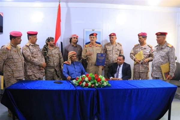 وزير الدفاع يؤكد حرص الوزارة على معالجة قضايا الجرحى وتحسين أوضاعهم