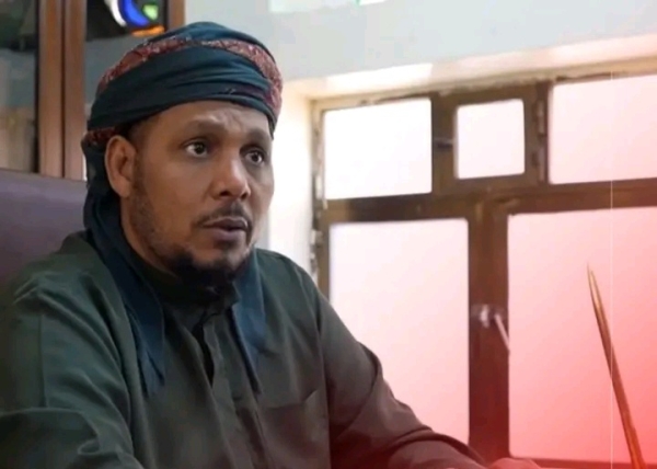 مجلس القيادة الرئاسي يستدعي محافظ سقطرى إلى الرياض عقب هجوم استهدف القوات السعودية