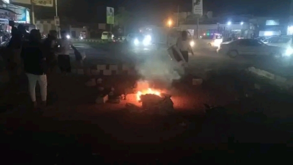 أزمة الكهرباء تشعل احتجاجات ليلية غاضبة في مدينة سيئون بحضرموت