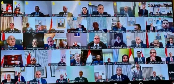 العليمي يتمسك بالاختصاصات الحصرية للدولة في ملف المطارات وصنعاء تجدد مطالبها برفع الحصار الكامل