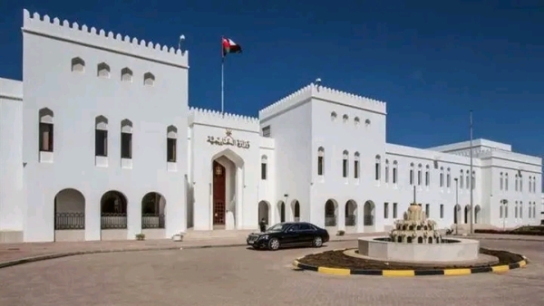 سلطنة عمان تحذر من تأزيم الوضع بالبحر الأحمر وتكثف جهودها لتثبيت خارطة الطريق