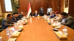 الرئيس هادي يوجه الحكومة بالانعقاد الدائم للتعاطي مع تداعيات "التمرد" في عدن