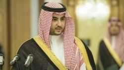 نائب وزير الدفاع السعودي يلتقي قيادات "الانتقالي" ويؤكد دعم بلاده للشرعية