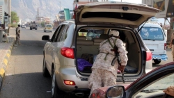 مقتل شخص وإصابة آخر برصاص مليشيات الانتقالي في عدن واستمرار المداهمات والاعتقالات