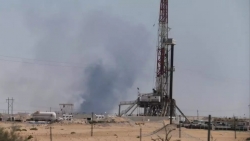 إيران تحذر من الحرب وأمريكا والسعودية تدرسان الرد على هجوم منشأتي النفط