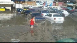 الأمطار الغزيرة تجبر مصر على إغلاق المدارس والجامعات في ثلاث محافظات