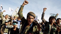 مليشيا الحوثي تطلق الرصاص وتعتدي على أحد التجار بإب لرفضه دفع جبايات مالية