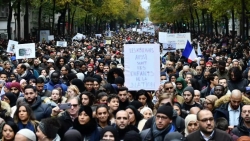 بعد حوادث استهدفت المسلمين.. آلاف الفرنسيين بمظاهرة حاشدة ضد الإسلاموفوبيا