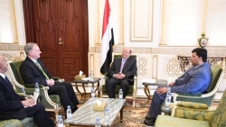 الرئيس هادي يؤكد على عمق الشراكة مع الولايات المتحدة في مواجهة التدخلات الإيرانية