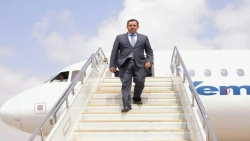 رئيس الوزراء يغادر عدن بعد تعثر تنفيذ اتفاق الرياض