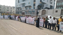 متعاقدون في جامعة عدن يلوحون بالإضراب احتجاجًا على عدم اعتمادهم مالياً