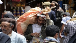 الأزمة المعيشية تدفع بمقتنيات اليمنيين إلى أسواق "الحراج"