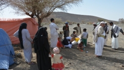 تقرير حكومي: نزوح أكثر من 10 آلاف أسرة جراء المواجهات في نهم والجوف