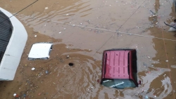 غرق وتضرر عشرات المنازل في عدن اثر سيول الأمطار