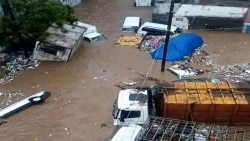 الكهرباء تعلن تأخر عودة الكهرباء في عدن بسبب أضرار الشبكة جراء السيول