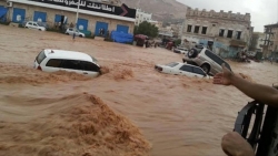 بفعل السيول الجارفة.. إعلان عدن مدينة منكوبة والحكومة تطلب المساعدة لمواجهة الكارثة