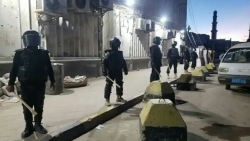 مليشيات الانتقالي تفرق تظاهرة منددة بتدهور الخدمات في عدن وتختطف محتجين